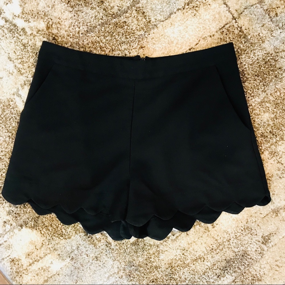 Black shorts 🌻